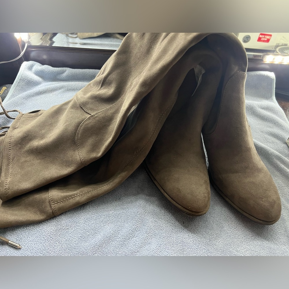 Tall boots size 9.5